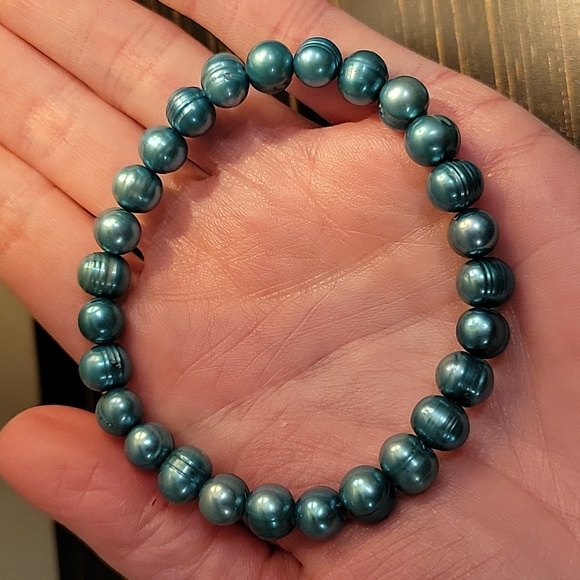 Teal Freshwater Pearl Bracelet - Picture 2 of 2